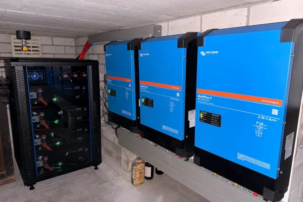 off-grid-energiesysteem-particulier-kelder-01 off-grid-energiesysteem-particulier-kelder-01